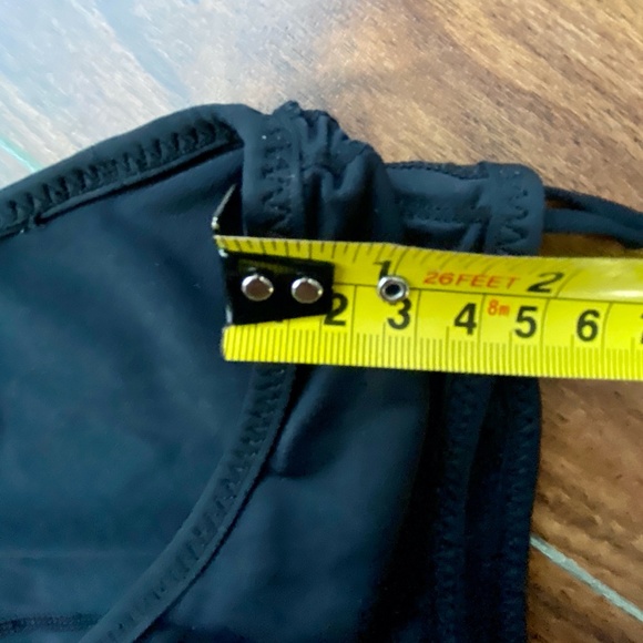 $0 FREE Lululemon Tank with any other purchase fr closet- value $29 - Picture 7 of 10